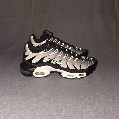 NEW  Nike Air Max Plus Black White Metallic Silver DM0032-003 - Men's • $131.74