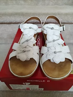 SIZE 8.5 MICHELLE D  White Sandals Jennifer 101 • $19.99