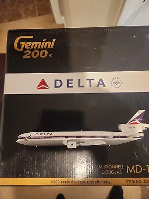 Gemini 1:200 Delta Airlines Mcdonnell Douglas MD-11 N807DE Widget Livery. Rare • $799