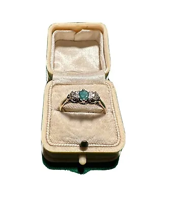 £533.50 • Buy An 18k Emerald And Two Stone Diamond Ring