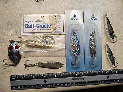 Vintage Lot Of 7 Fishing Spoons Dardevle Johnson Bait Cradle  • $5