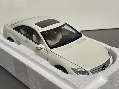 AUTOart 1/18 Mercedes Benz (c216)CL-Class White Dealer Edition • $199.99