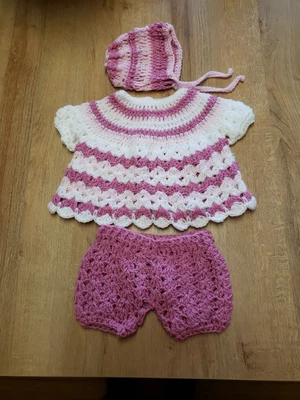 £8 • Buy Newborn Baby Girls Crochet Hand Knitted Hat Dress & Bloomers Set 