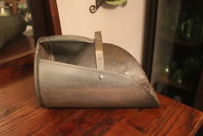 Vintage  FEED SCOOP GALVANIZED METAL SEED GRAIN FARM HOUSE COUNTRY STORE VINTAGE • $25