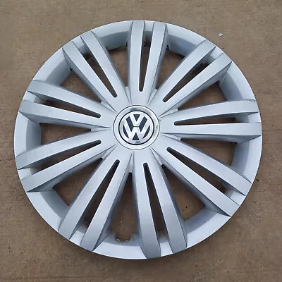 Volkswagen Eos Passat Hubcap 2013-2015 16  Wheels 561.601147A 8ZY 61568 011 • $69.95