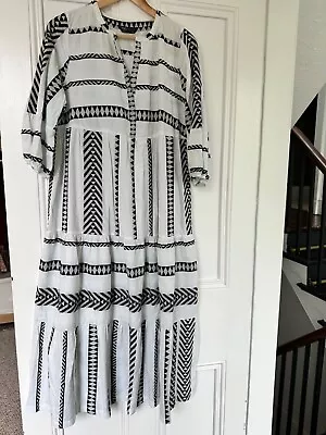 M&S Collection Black & White Jacquard V-Neck Tiered Midaxi Dress - Size 14R • £9.99