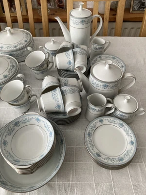 £120 • Buy Noritake Blue Hill Fine BONE China Pattern 2482 53 PIECE VINTAGE TEA DINNER SET