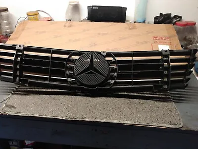 Mercedes-Benz 500 SL Grill Assembly R129 • $210