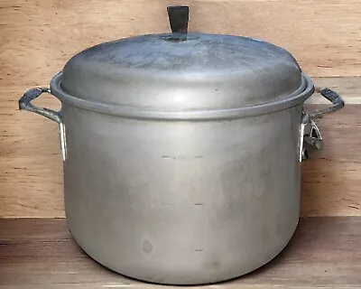 Wear-Ever 8 Quart Aluminum Stock Pot 2208 With Lid Make Offer!! • $16.95