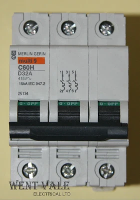 £38.55 • Buy Merlin Gerin Multi 9 - C60H-25134 - 32a Type D Triple Pole 15kA MCB Unused