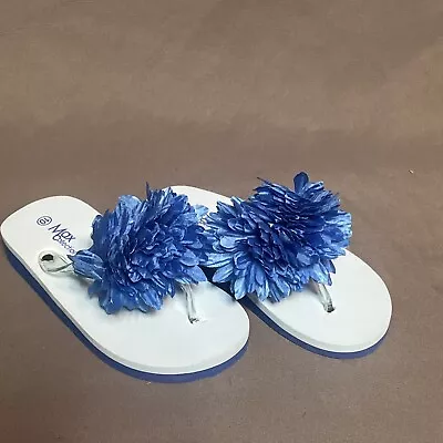 Girls Sky Blue Flower Sandals Flip Flops Size 10 Kids Max Collection • $14.99