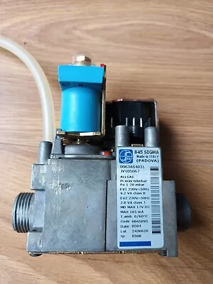 VAILLANT TURBOMAX PLUS 824 GAS VALVE 114189 / 053560 Used  • £19.99