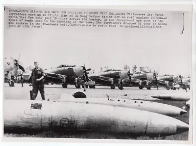 1965 VNAF Skyraiders At Da Nang Prepare To Strike Vu Con Original News Wirephoto • $33.99