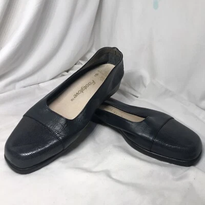 £10 • Buy M & S Footglove Shoes Size 6