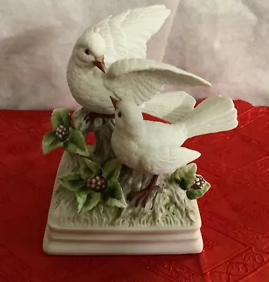 Vintage Porcelain Gorham White Doves Music Box Theme From  Love Story  • $3.99