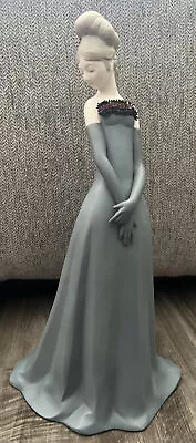 $275 • Buy Lladro Gala Dance Woman Figurine 2017 Annual Piece Retired Francisco Polope