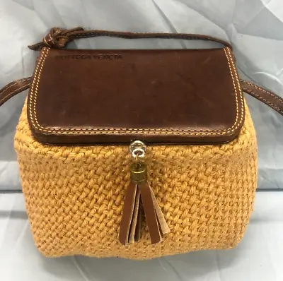 VTG BOTTEGA VENETA Crossbody Purse Bag NATURAL JUTE/STRAW/RAFFIA Brown Leather • $212.80