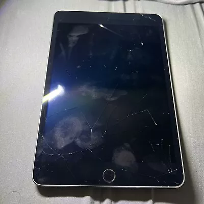 Apple IPad Mini 4 128GB Wi-Fi • $60