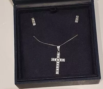 9ct White Gold Cross Necklace And Earrings Set  • £89.99