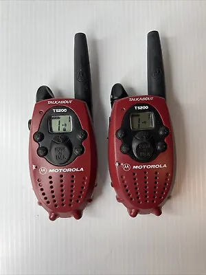 MOTOROLA TalkAbout T5200 SET Of 2 Red & Black 14-Channel Two-Way Radios *TESTED* • $14.99