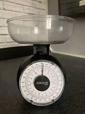 Measuring Scales • £10