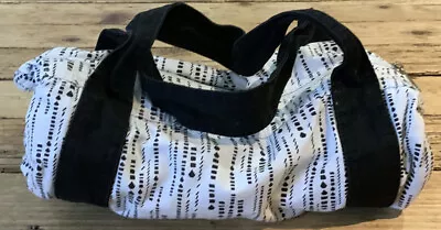 Volcom Black White Saddle Bag • $19.23