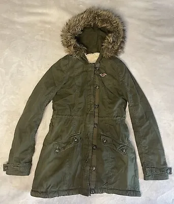 Hollister By Abercrombie Women’s Sherpa Lined Parka Jacket With Fur Along Hood • $25