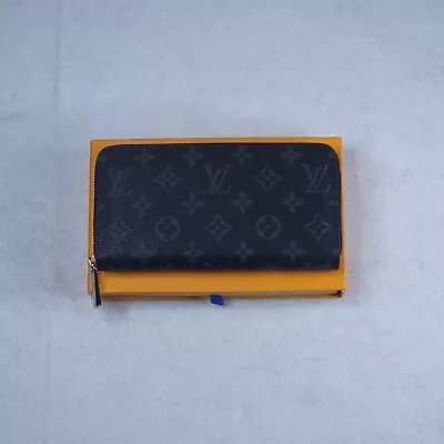 Louis Vuitton Zippy Wallet Black • $180
