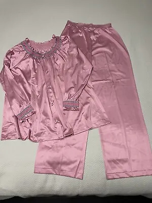 Vintage Vanity Fair Nylon Pajamas Set Pink Pink Embroidery Design USA Light • $39.21