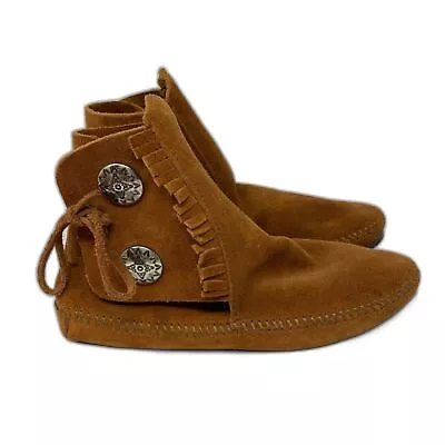 Minnetonka Women's Two Button Softsole Short Fringed Leather Boot SIZE 7.5 • $33.80