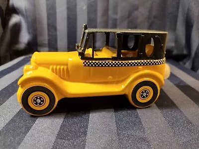 Vintage Avon 1926 Yellow Checker Cab Full Bottle Wild Country Aftershave 5oz • £10.59