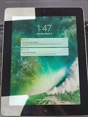 Apple A1458 IPad (4th Gen.) 32GB Wi-Fi - Black [MD511LL/A]  • $8