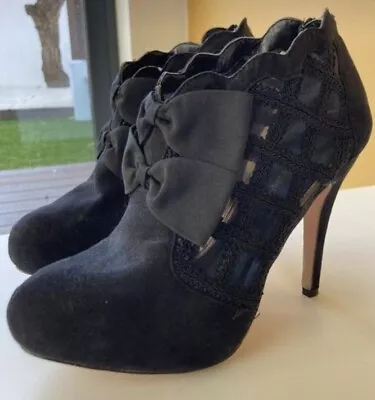 Stunning Pre-Loved Miss Selfridge Size 7 High Heel SuedeLace Bow Design Shoes • £9.99