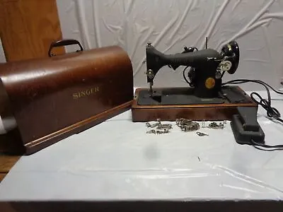 Vintage Singer AH621452 Electric Sewing Machine In Wooden Carry Case - 1948 Year • $59.95