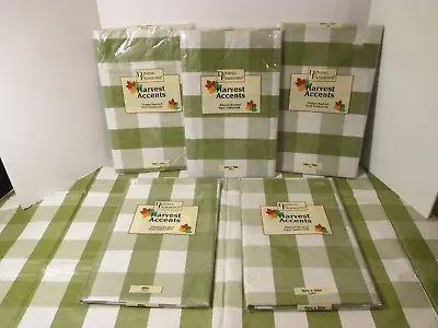 Christmas Holiday Green White Plaid Vinyl & Flannel Backed Easy Wipe Tablecloth • $8.99