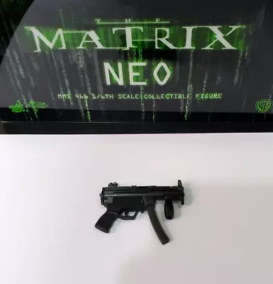 Hot Toys Matrix Neo Submachine Gun 1/6 Scale • £14.99