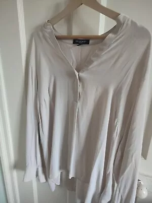 Ilse Jacobsen Hornbaek Top Size 42/14. Cream.  • £22