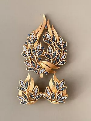 Vintage CROWN TRIFARI Flower & Flames Brooch & Earring Set Sapphire Blue! • $62