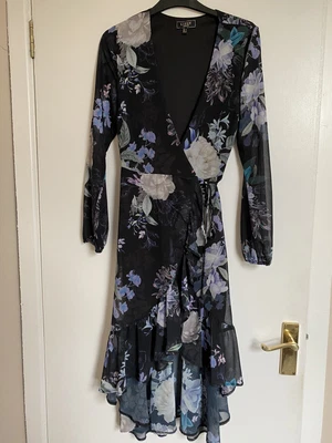 £12 • Buy Lipsy Floral Wraparound Chiffon Dress Size 6 Perfect For A Wedding Worn Once