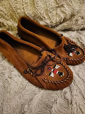 Minnetonka Womens Moccasins Thunderbird Beaded Brown Suede Leather Size 9 • $25