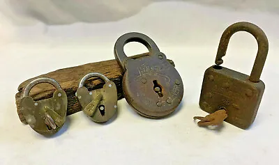 Lot Of 4 Vtg Padlocks & 2 Keys Eagle 6 Lever VR Crown Master 99 Security Lock • $34.95