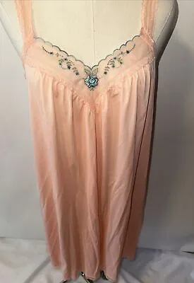 Vanity Fair SMALL Vintage Coral Nightgown Made In USA Delicate Flower And Lace • $16.99