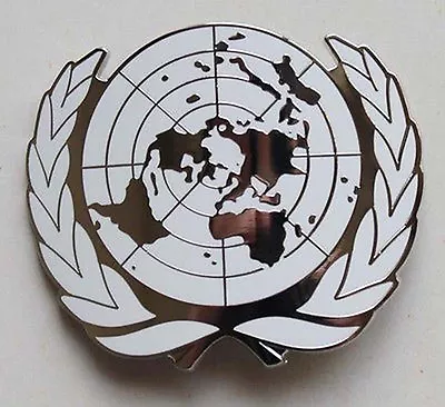 Military UN United Nations Peace Keeping Beret Cap Hat Metal Pin Badge - US073 • £13.79