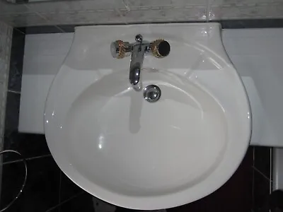 £34.99 • Buy White Bathroom Sink Taps And Waste, In Very Good Condition