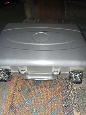 Vintage  16x12 Padded Shiny Silver Aluminum / Metal Briefcase Weapon Case • $175