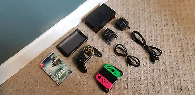 Used Nintendo Switch HAC-001(-01) 32gb Console Plus 128gb Card  And Game Bundle. • $248