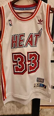 VTG NBA Adidas HW Classic Miami Heat Alonzo Mourning Jersey 33 Mens Medium SEWN • $124.99