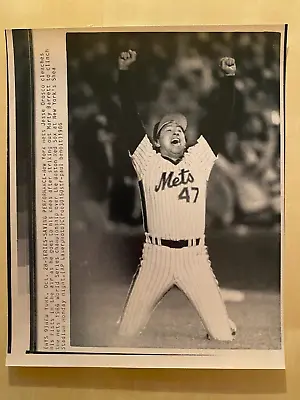 Authentic Type 3 Wire Photo JESSE OROSCO World Series Last Out NY Mets ©1986 • $19.99