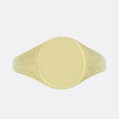 Vintage Oval Signet Ring 18ct Yellow Gold • £435