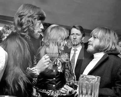 Mick Jagger Brian Jones And Marianne Faithfull Circa 1967 - 8x10 Photo (aa-781) • $8.87